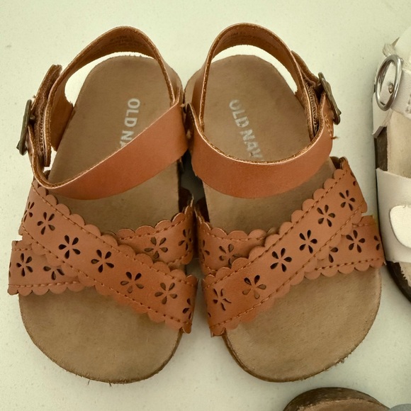 Bundle of 3 Pair of Old Navy Baby Sandals - all size 6-12 Months - Picture 2 of 8